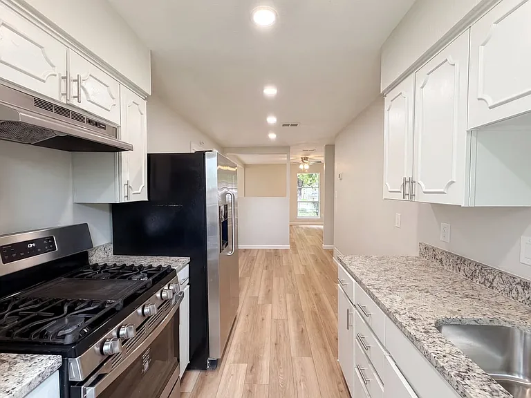 5701 Hanson Dr — Photo 1