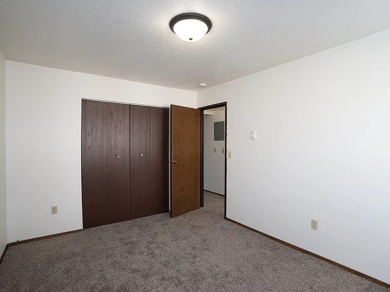 Fargo, ND Pacific Park 2 | 21B | Bedroom