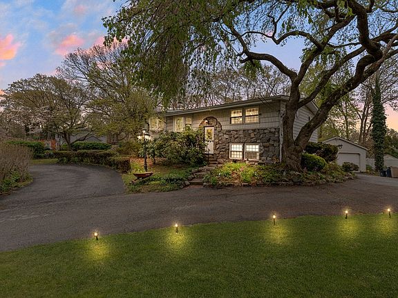 2nd image of 34 Cabin Ln