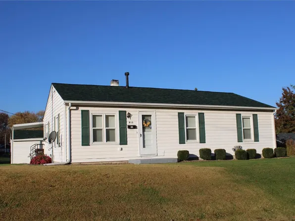 915 N 5th St, Elsberry, MO 63343