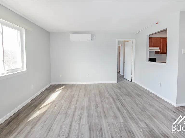 Northfield Manor Apartments — Photo 7