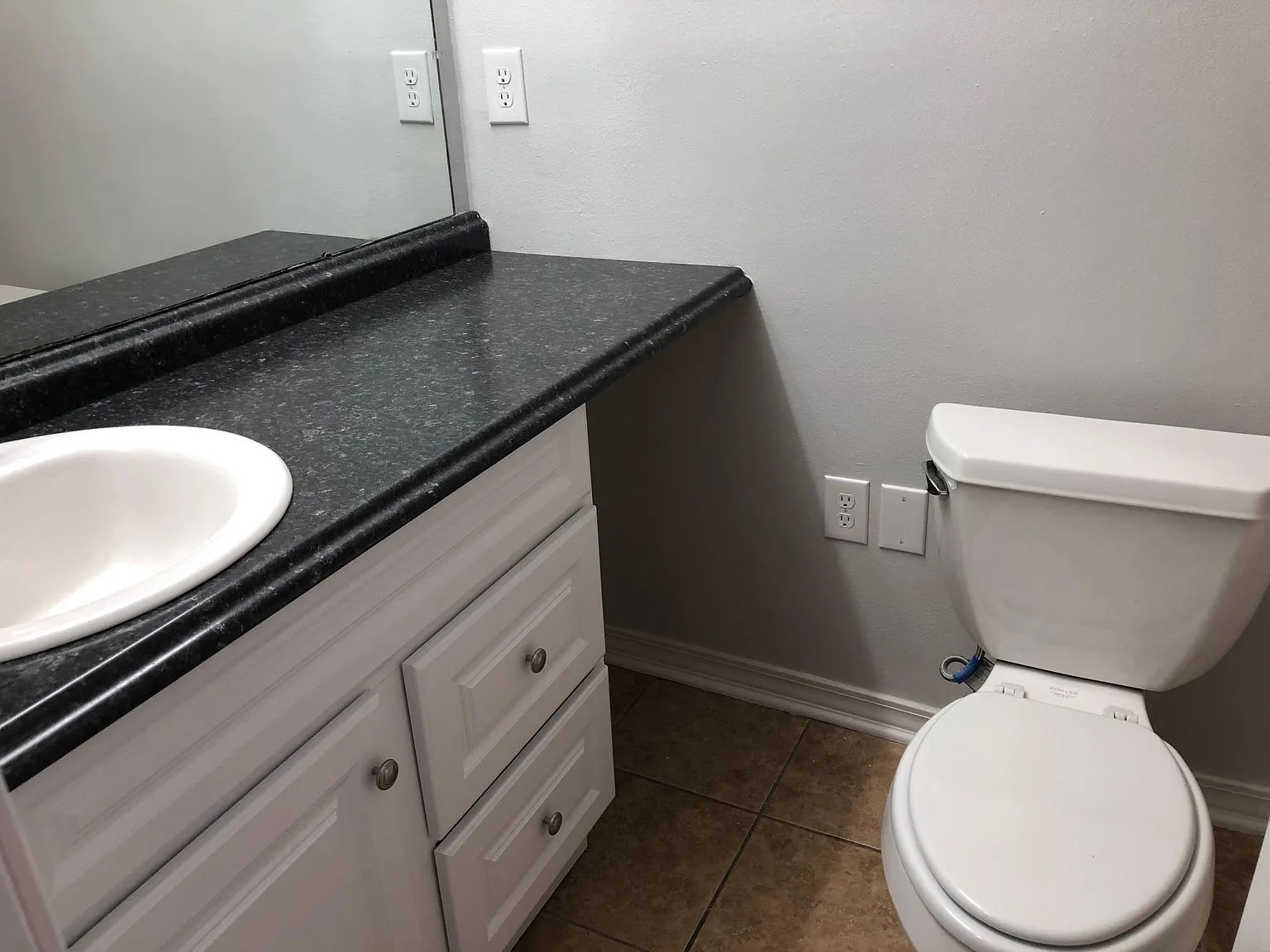 1 bed, 792 sqft, $1,000 — Photo 4