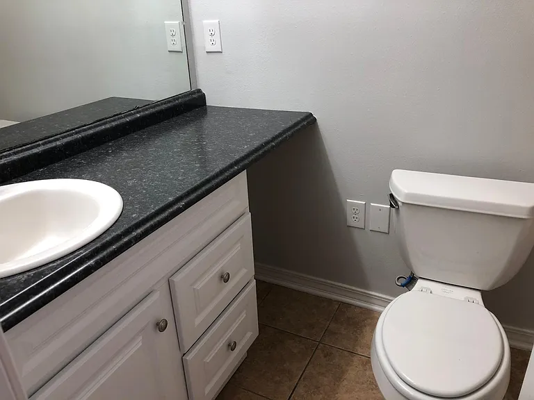 2500 Manson Ave #106 — Photo 4