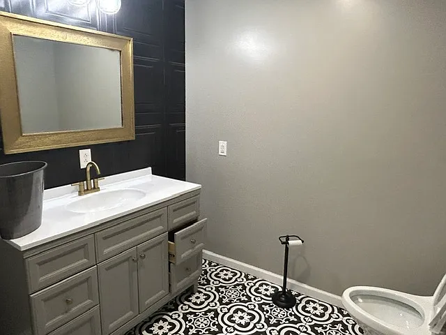 707 1/2 E Elk Ave #1 — Photo 18