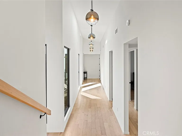 275 S Owens Dr — Photo 16