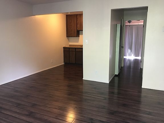4th image of 102 Brown St #144