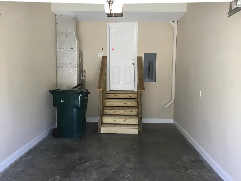 546 Hampton Way #1 — Photo 10