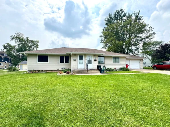 502 1st St W, Stewartville, MN 55976
