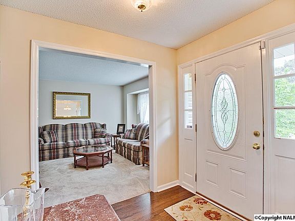 5th image of 127 Markyle Dr SE