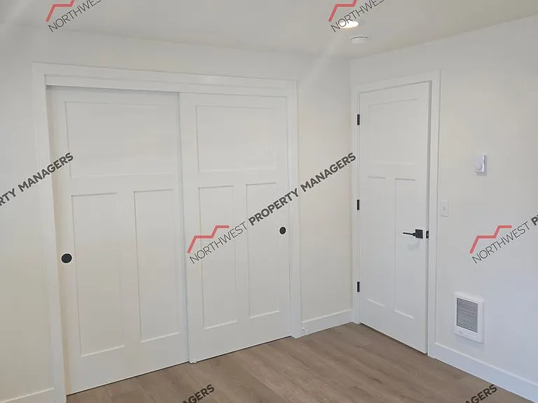 2803 Borst Ave — Photo 10