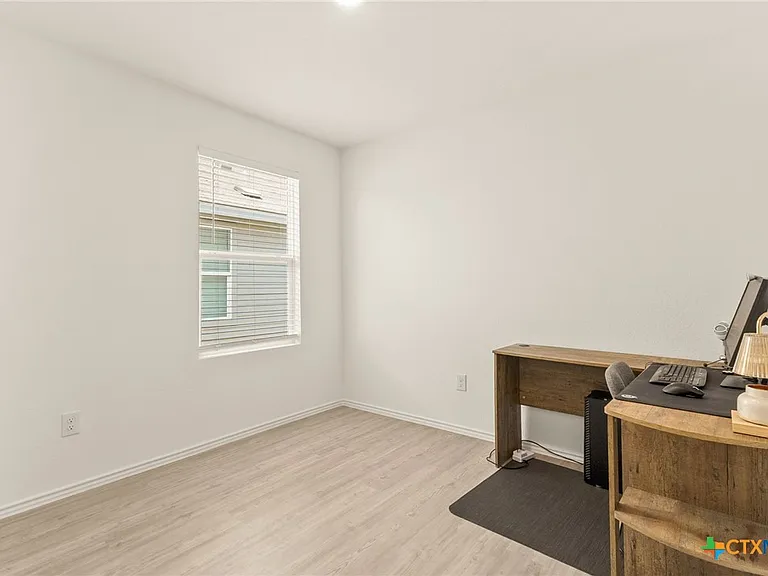9129 Navarro Vis — Photo 19