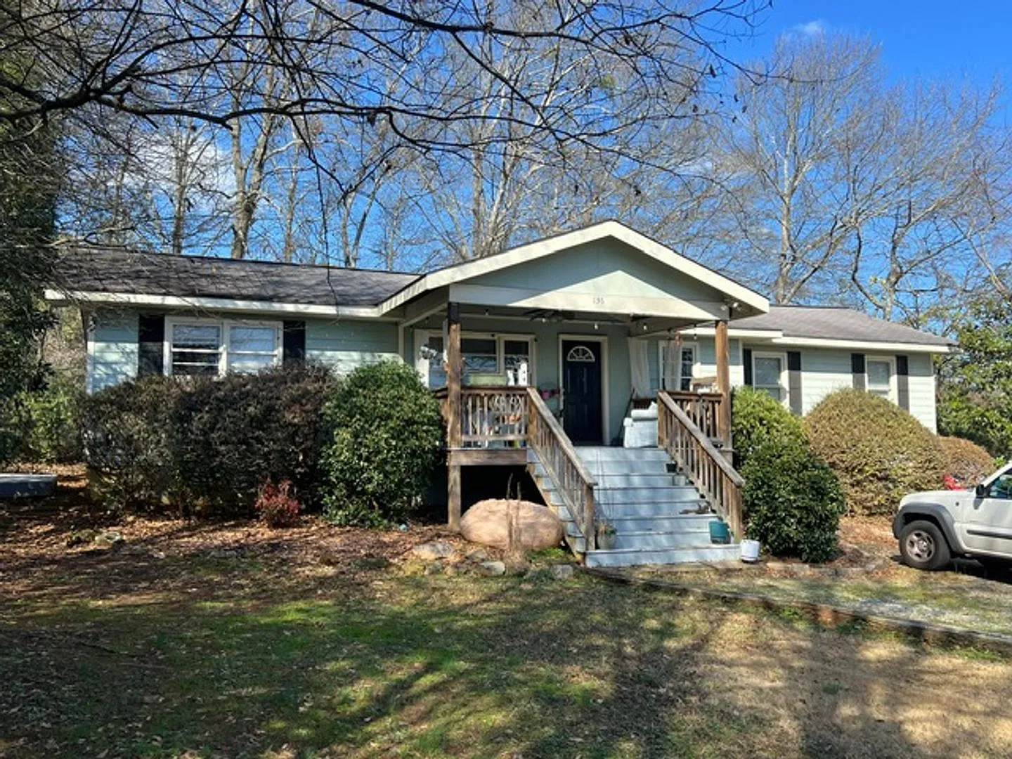 Cozy 4- bedroom house right by the loop! — Photo 1
