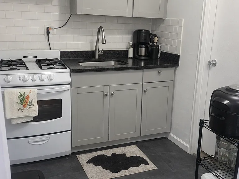 378 Valley St #B5 — Photo 1