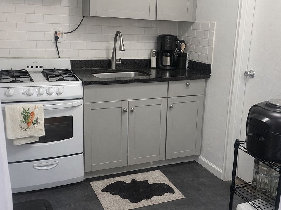 1st image of 378 Valley St APT B5