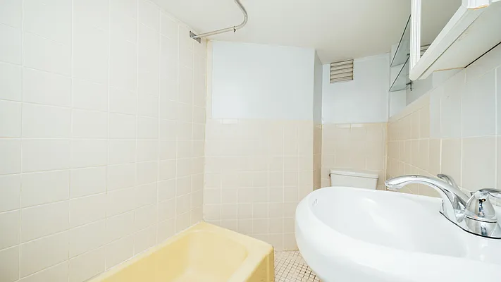 Rented by Nooklyn NYC LLC | media 17