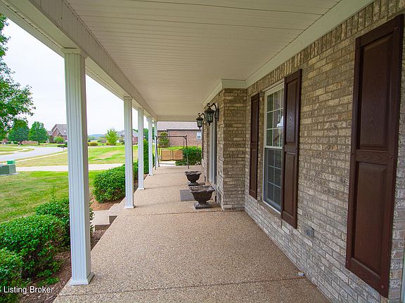5th image of 321 Stoneyridge Wynde