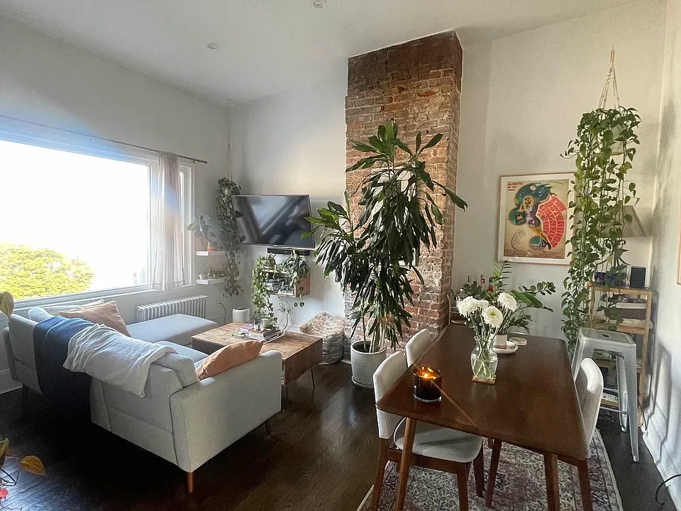323 Leonard St #4