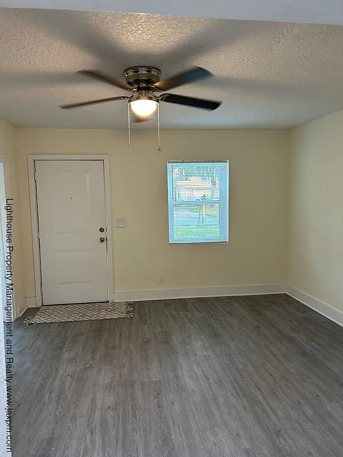 5 bed, 2.0 bath, 1472 sqft, $1,935 — Photo 4