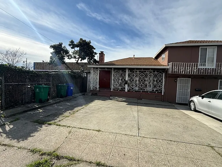 45th St, 317 — Photo 25