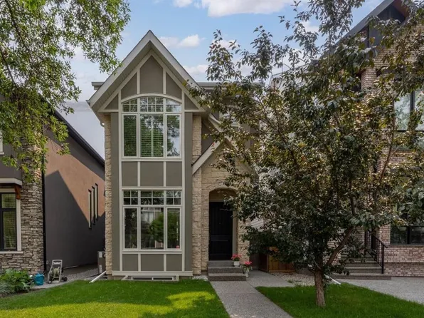2037 N 48th Ave SW, Calgary, AB T2T 2T6