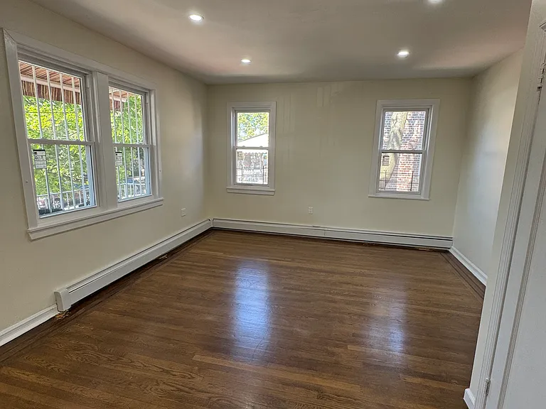 1054 Lydig Ave #2 — Photo 5