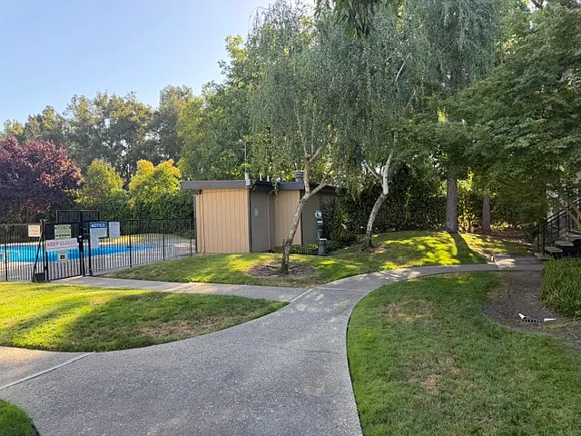 6724 Plymouth Rd #71 — Photo 21