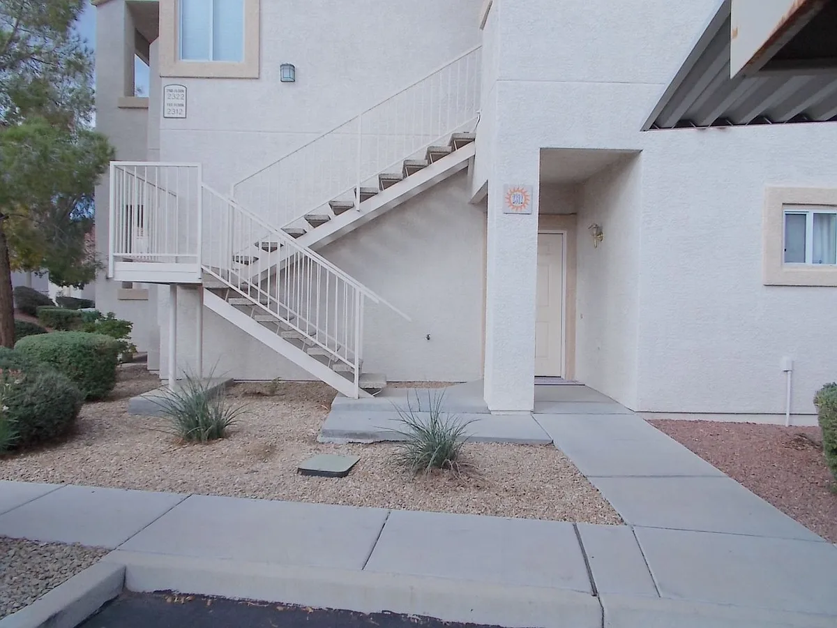 Building Photo - 855 N Stephanie St #2312