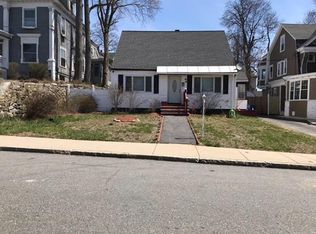 15 Dartmouth St, Lawrence, MA 01841