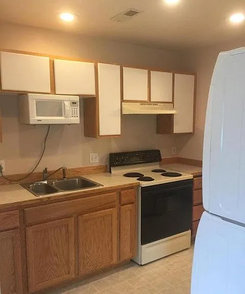 960 N Regal Ct #3 — Photo 7