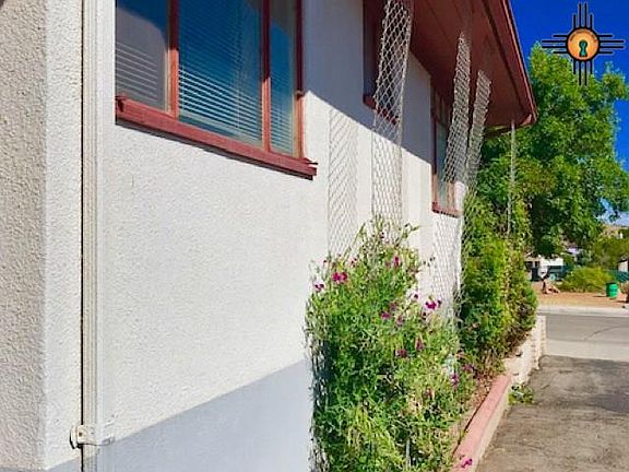2nd image of 606 E Mesa Ave
