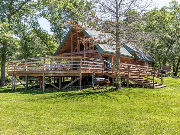 5788 SE Arroyo Dr, Lathrop, MO 64465