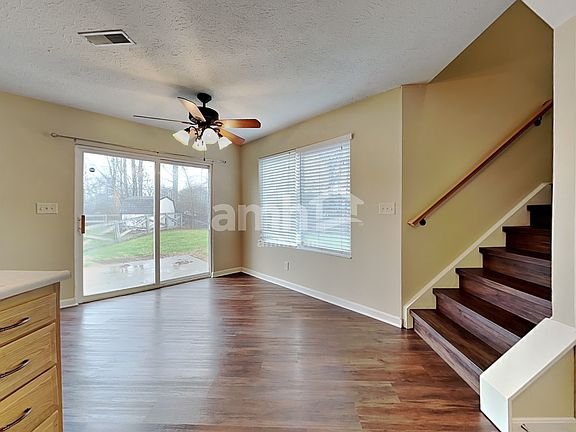 4th image of 3162 Bridlerun Dr