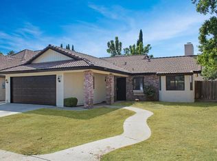 9437 N Barton Ave, Fresno, CA