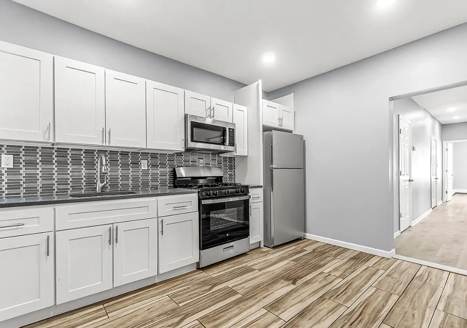 1220 Pembroke St — Photo 3