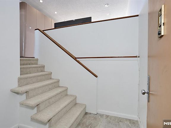 4th image of 3 Horizon Rd APT 1432