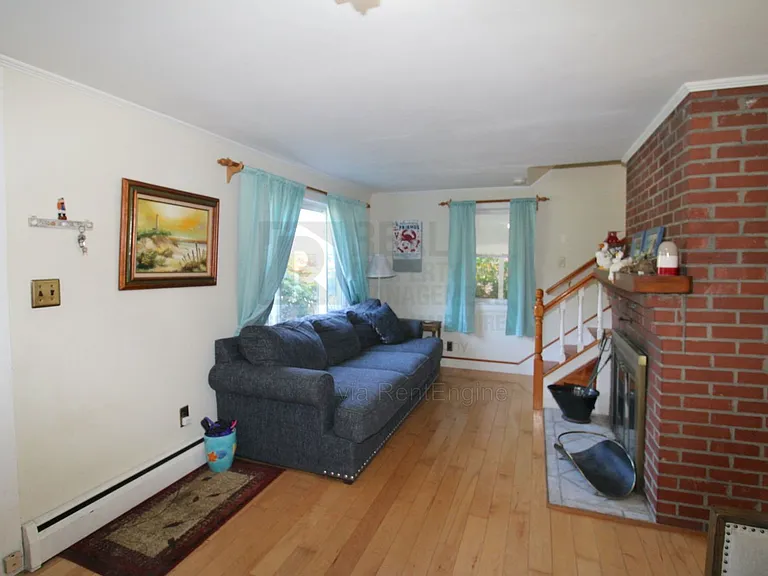 163 Winnacunnet Rd — Photo 5