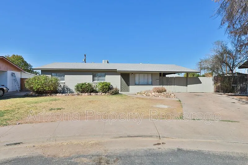 1026 S Grand