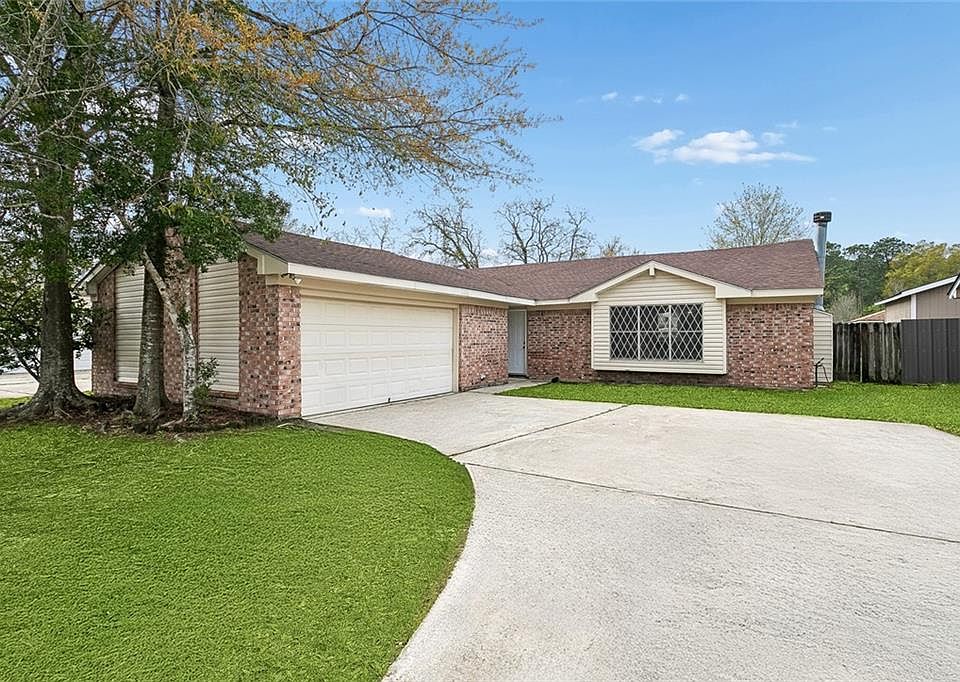 1st image of 307 Westminster Dr
