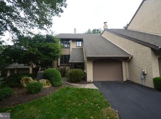 16 Golf Club Dr, Langhorne, PA