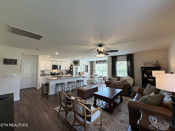 3rd image of 136 S Blissful Meadows Dr