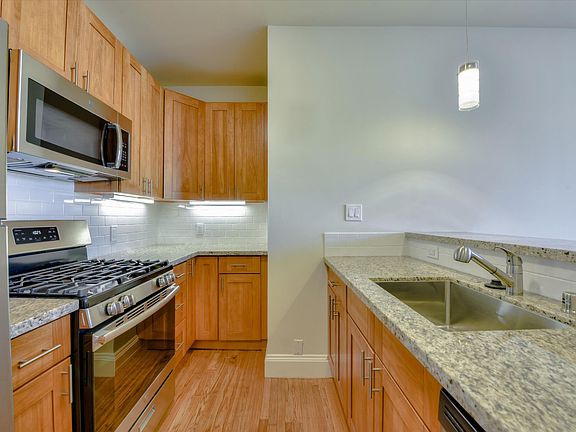 3rd image of 1460 Golden Gate Ave #1115R