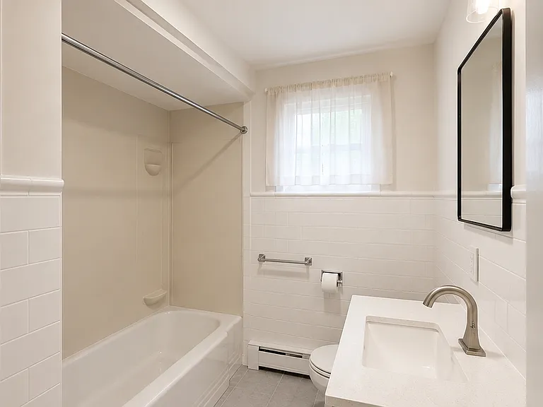 28 Emmett Ave — Photo 5