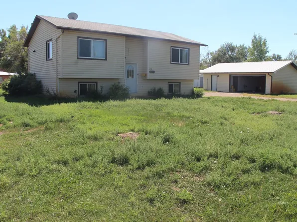214 E Laundre Ave, Terry, MT 59349