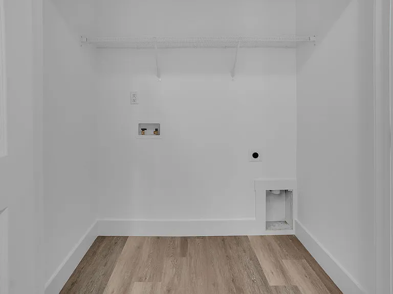 521 S Brady Ave — Photo 8