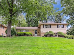 1131 Blanchard St, Downers Grove, IL 60516