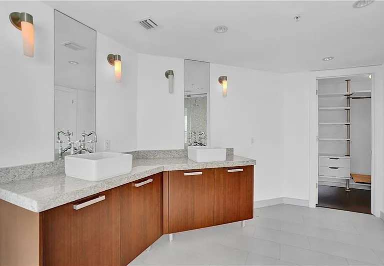 720 NE 62nd St #4 — Photo 14