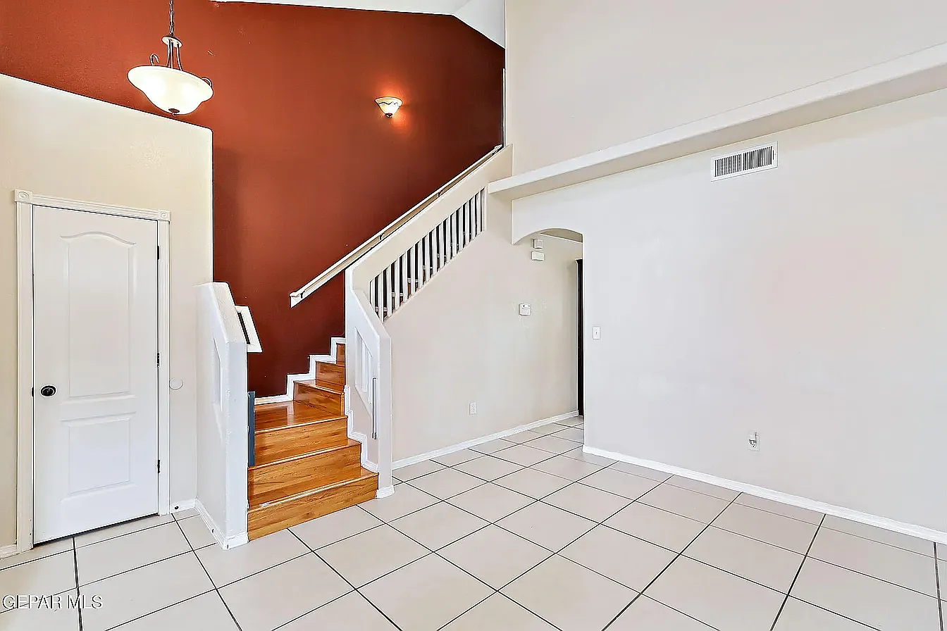 3 bed, 1694 sqft, $2,000 — Photo 3