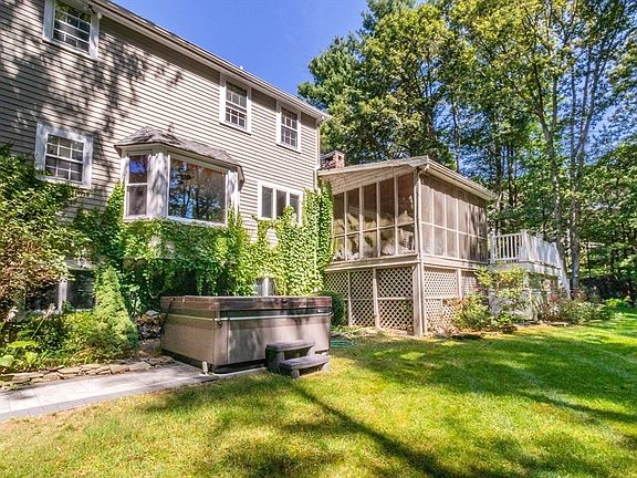 5th image of 14 Onondaga Ln