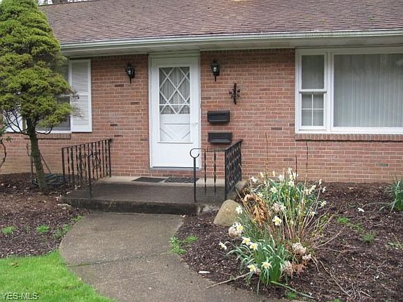 3rd image of 408 Burr Oak Dr