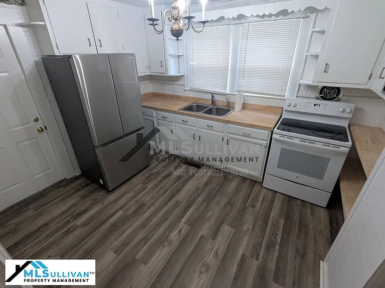 641 Cornelius St — Photo 4